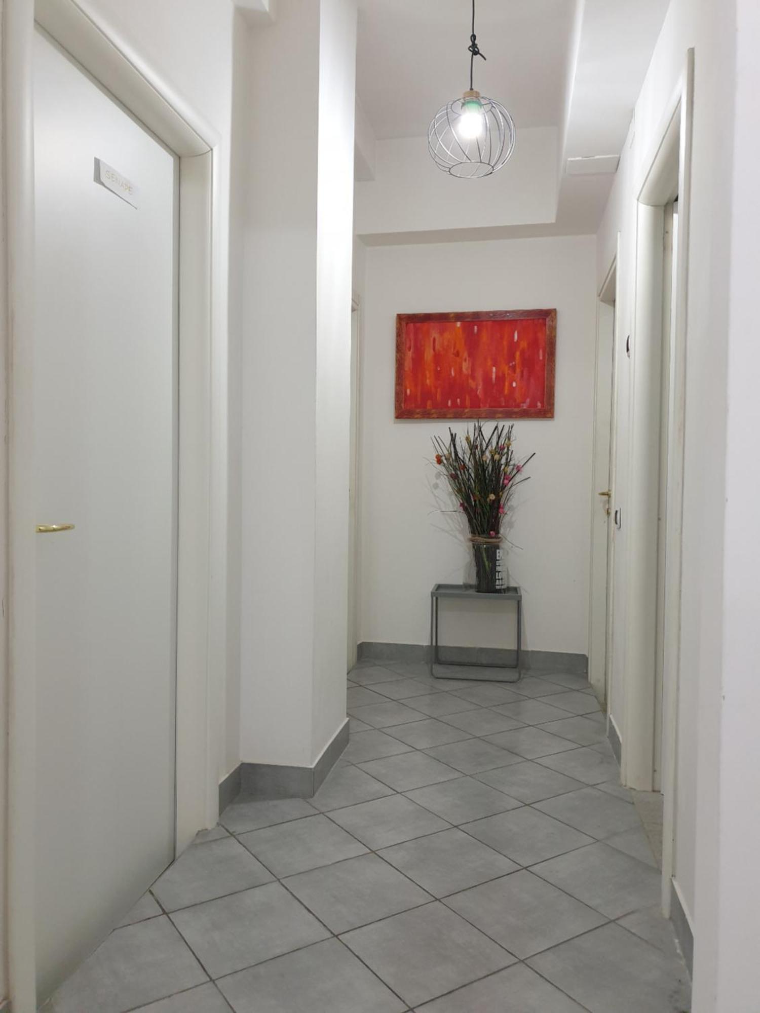 Holiday Max Roma Ngoại thất bức ảnh